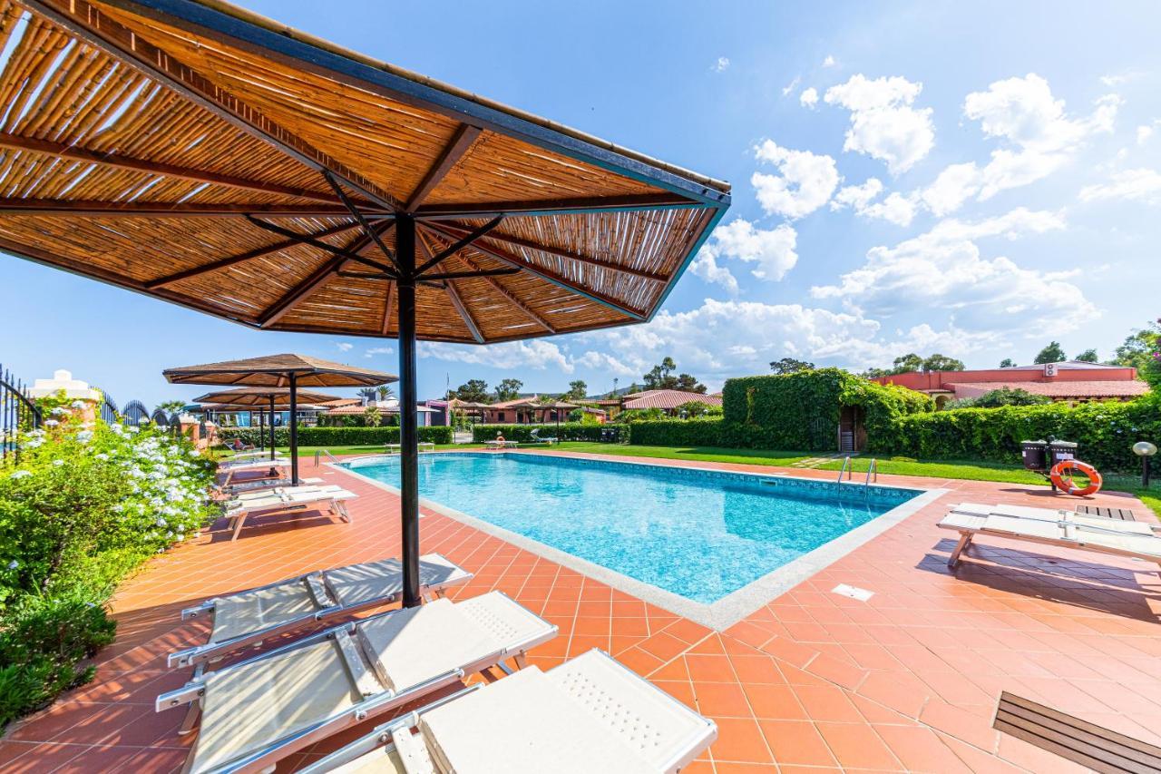 Hotel L'Esagono San Teodoro  Esterno foto