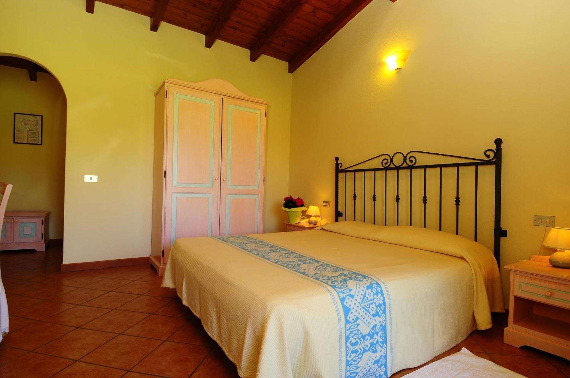 Hotel L'Esagono San Teodoro  Esterno foto